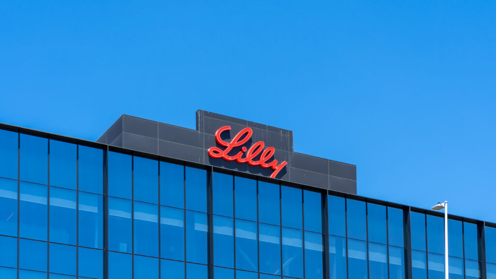 Image illustrant l'article : STAT+ : Un comprimé quotidien d'Eli Lilly aide les patients à contrôler leur taux de sucre dans le sang et à perdre du poids, selon une étude de phase 3