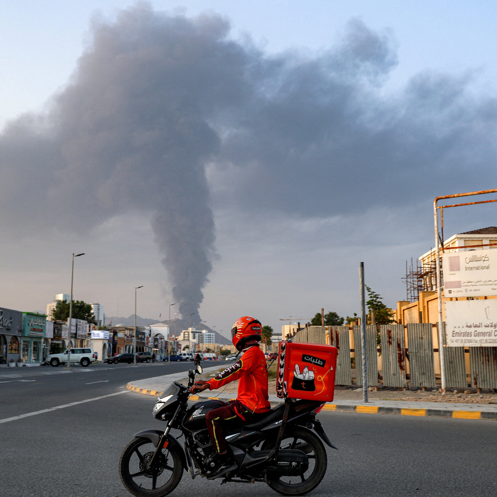 Image for the article: Trapped Between U.S. and Iran, Gulf Countries Face Nightmare Scenario