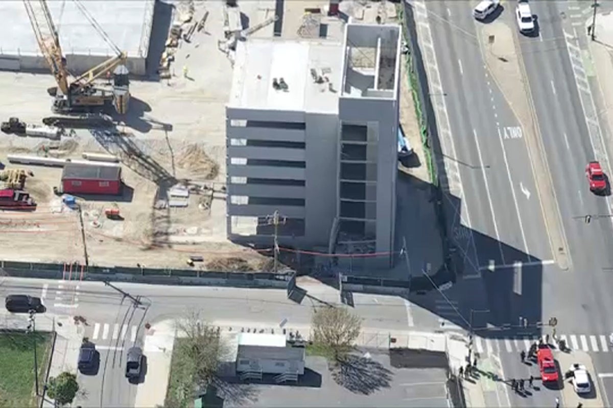 Image for the article: 1 dead and 2 missing after parking garage collapses in Philadelphia