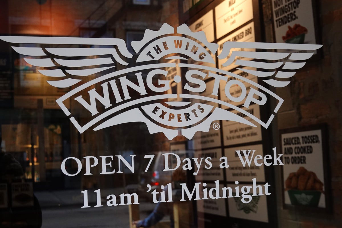 文章配图： Wingstop 销售额下滑，公司归咎于伊朗战争和高油价导致的顾客减少。
