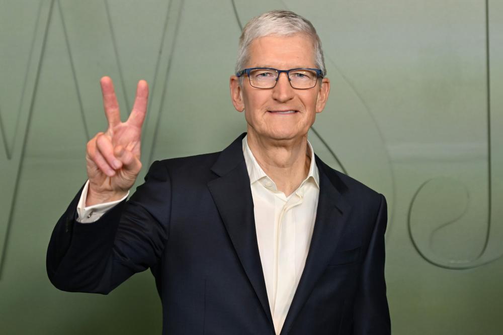 記事の画像： Apple CEO Tim Cook Is Donating $1 Million to Donald Trump’s Inauguration Fund