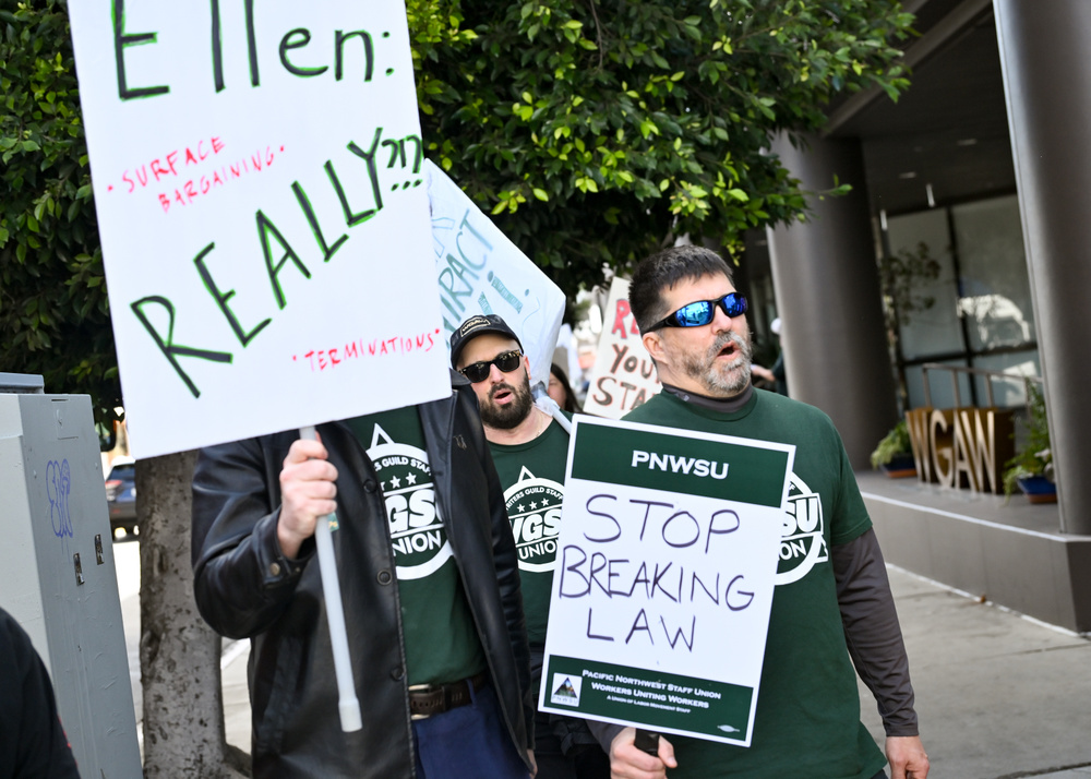 Изображение к статье: Западное отделение Гильдии писателей США призвано сенатором штата к достижению соглашения с бастующим персоналом