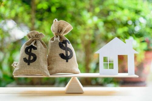 Image for the article: Mortgage Recast Versus Refinancing: Which Works For You?