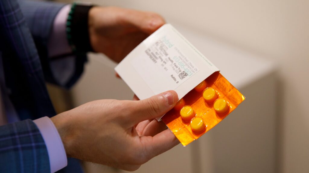 Image for the article: Opinion: I analyzed 6 months of Reddit discussion about at-home ketamine therapy. The findings alarmed me