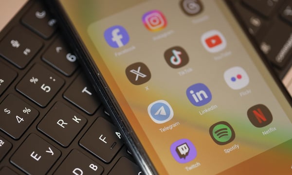 기사 이미지: 동아시아 지정학적 안정 강화에 있어 소셜 미디어 투명성의 역할