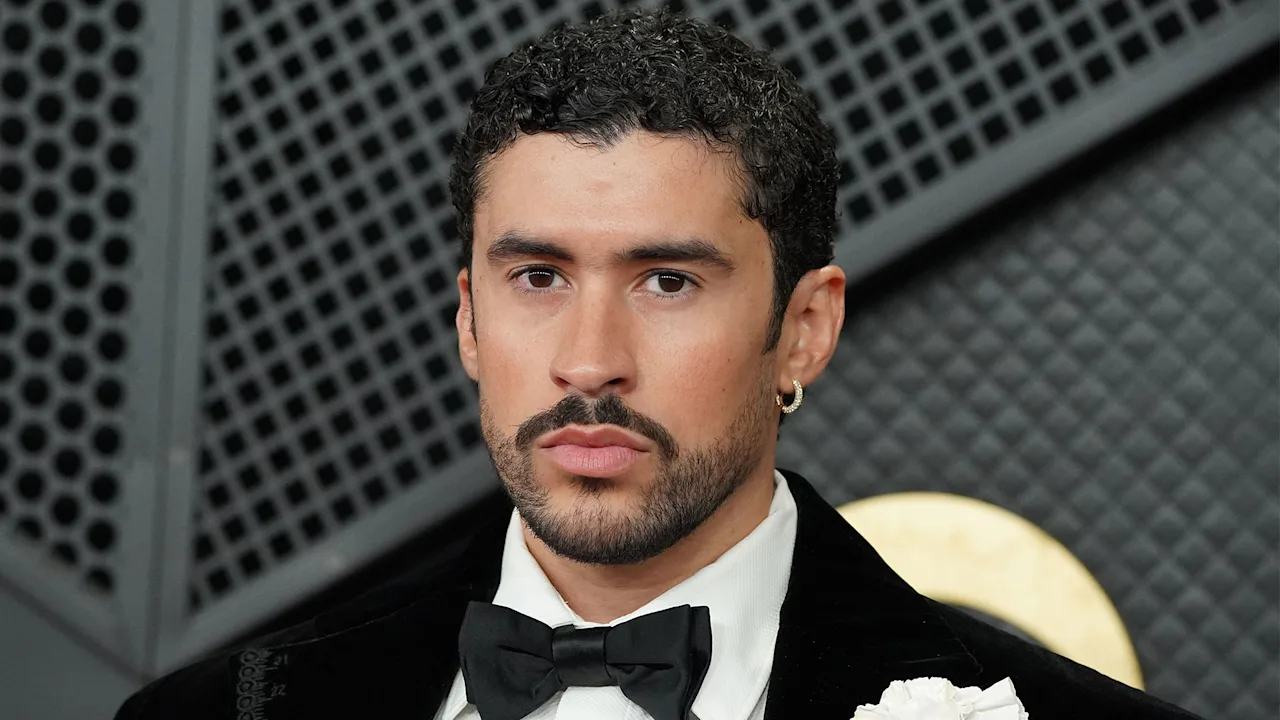 Изображение к статье: Бэд Банни и угроза ICE: Супербоул 2026 года происходит на критической точке в американской политике