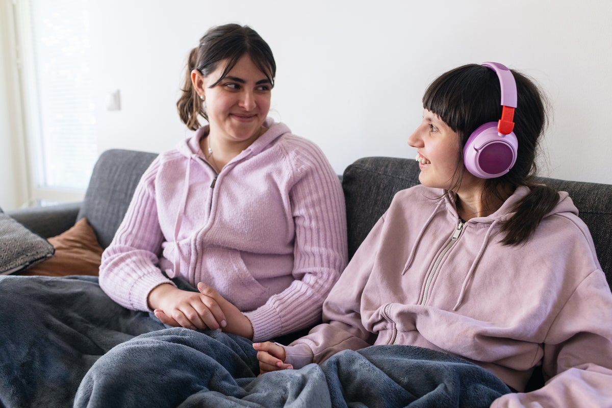 기사 이미지: 전문가들이 여성들이 남성보다 자폐증 진단을 늦게 받는 이유를 설명합니다