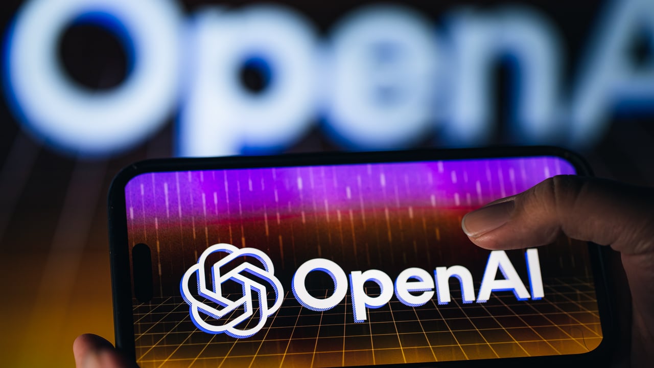 文章配图： OpenAI 推出了一款以智能体替代应用程序的智能手机，相关传闻已加入硬件爆料行列。