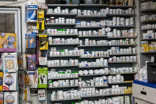 Bild zum Artikel: Trump unterzeichnet Anordnung, um Staaten bei der Einfuhr von kostengünstigen Medikamenten zu helfen