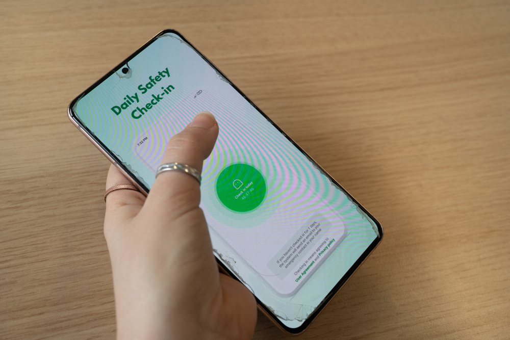 Image for the article: Here's why people say they're using 'Are You Dead?' and apps like it