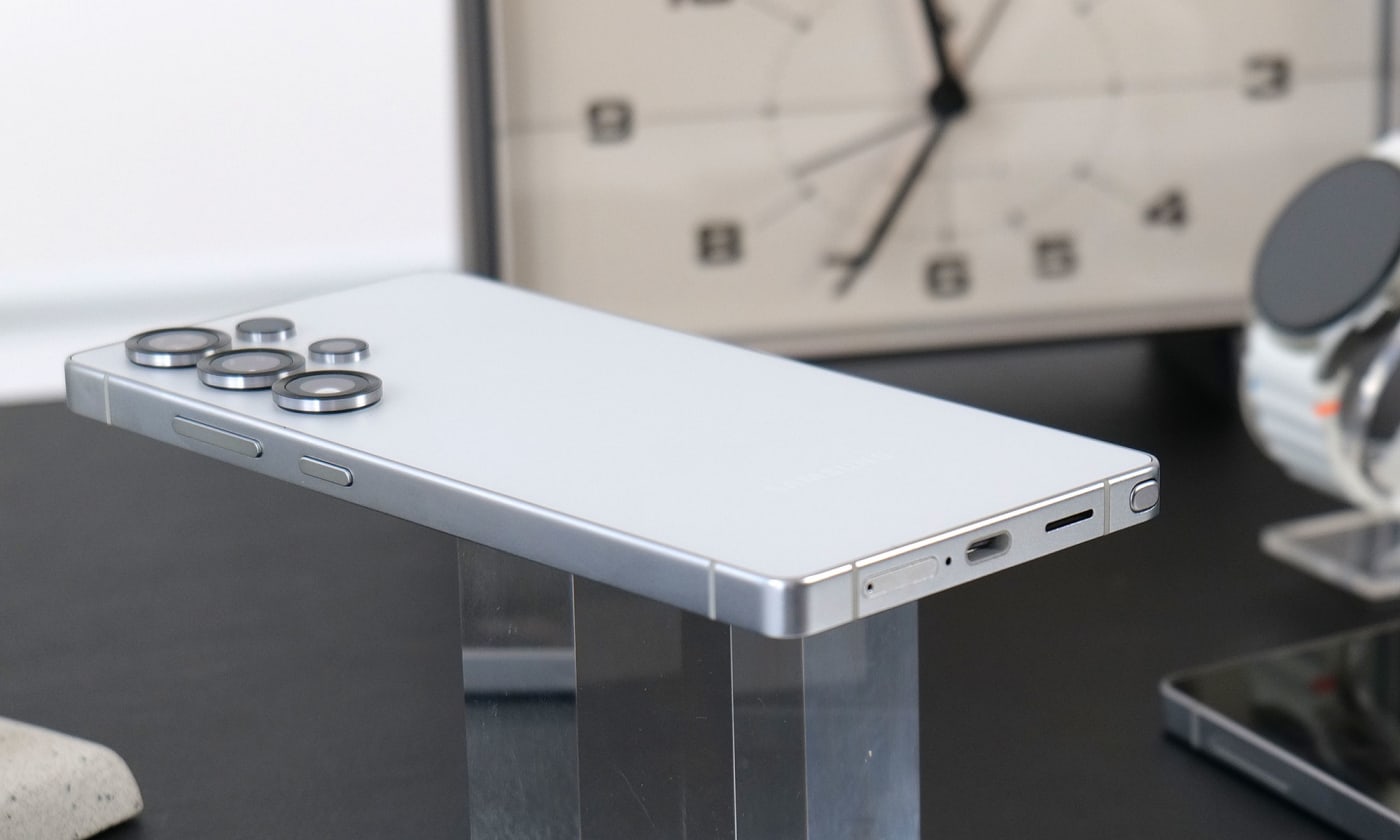 Bild zum Artikel: Rundliche Seiten, flache Kanten: Das Galaxy S25 und die willkürliche Form von Smartphones