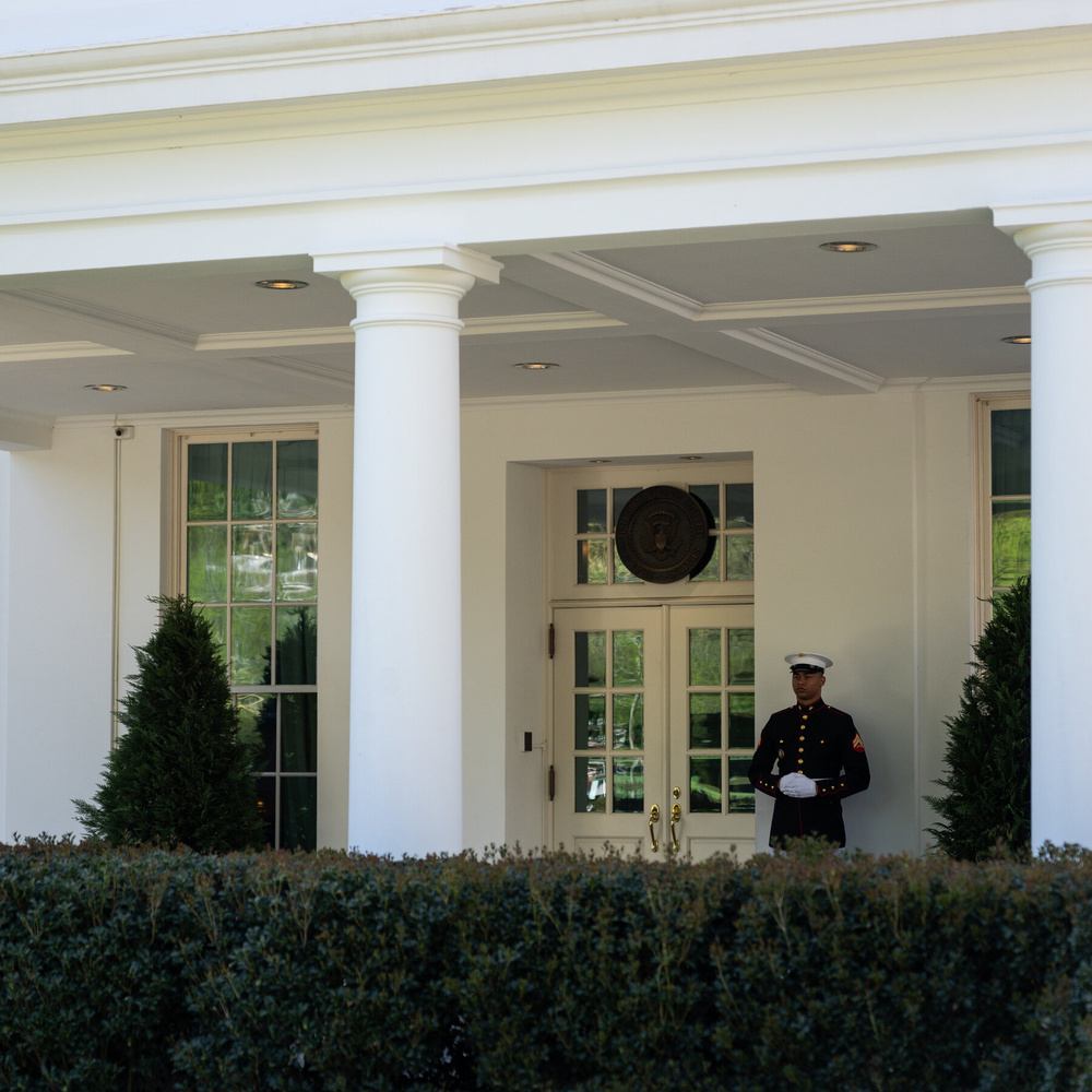 기사 이미지: 트럼프, 딜 성사 후 위태로운 이란 휴전 상황에 놓이다