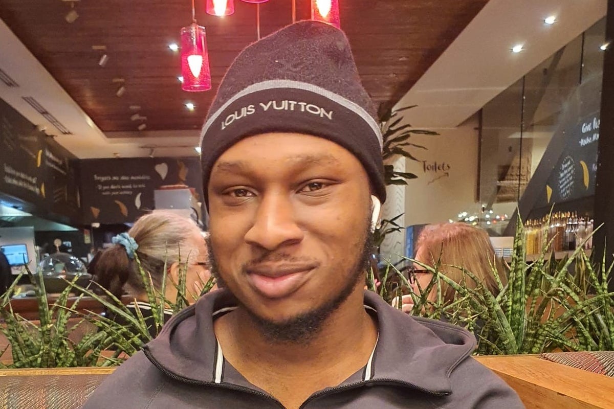 Изображение к статье: Студент Университета Де Монтфорта, убитый при ножевом нападении, назван по имени после ареста подростка