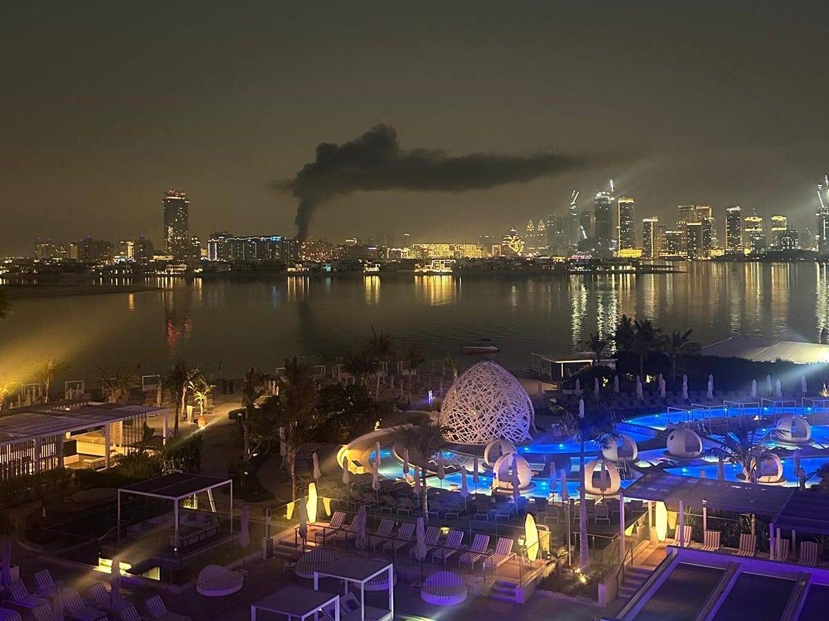 Изображение к статье: Я застрял в Дубае после отмены рейса. Я плачу больше 650 долларов за ночь в отеле.