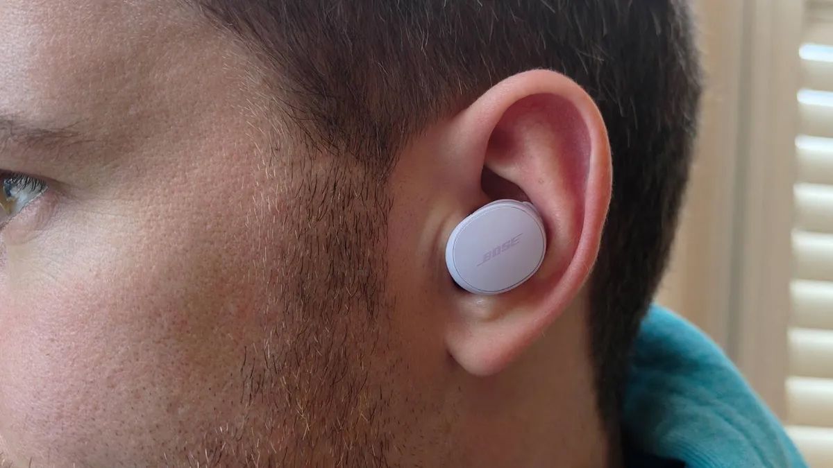文章配图： 优秀的 Bose QuietComfort 耳塞现已降至黑五价格。