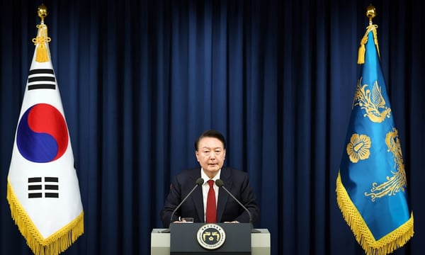 Изображение к статье: Почему ППП всё ещё защищает Юн Сок Ёля?