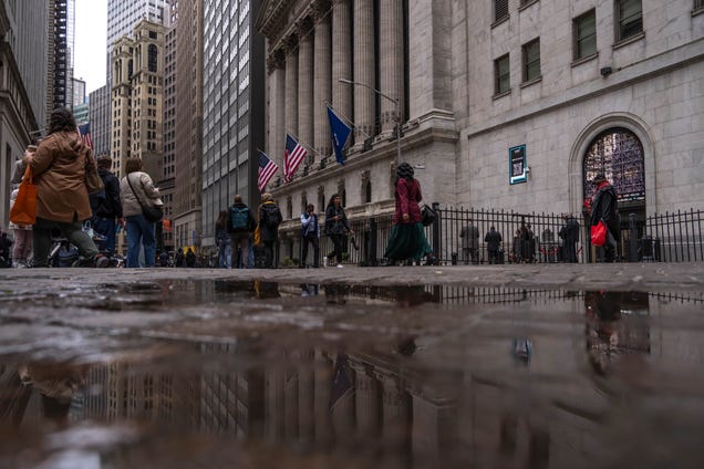 Bild zum Artikel: Aktien bewegen sich in verschiedene Richtungen, während UnitedHealth den Dow nach unten zieht und Tech versucht, sich zu erholen