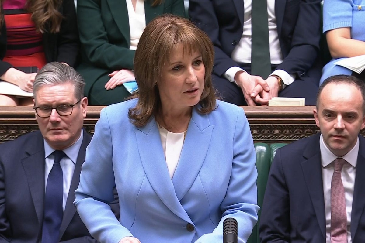 Изображение к статье: Ривза обвиняют в "нечувствительности" к ценам на энергоносители на фоне обострения кризиса на Ближнем Востоке.