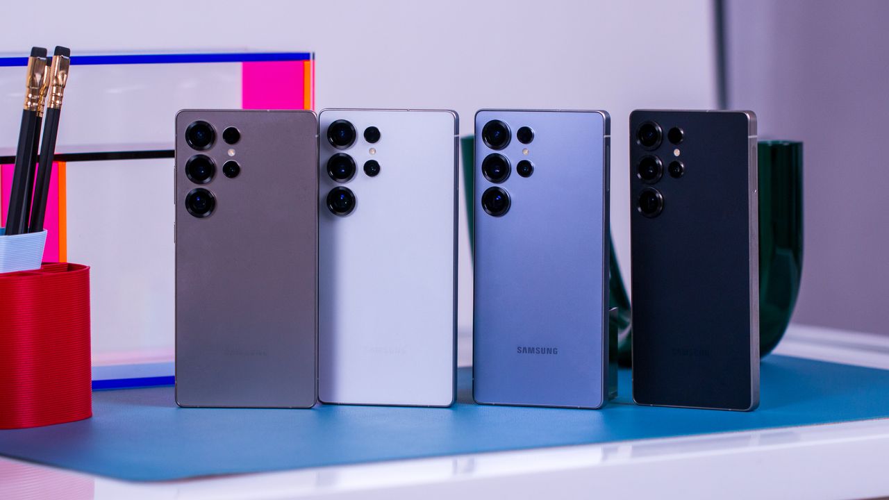 기사 이미지: 우리는 갤럭시 S26 울트라의 모든 색상을 처음으로 제대로 보게 되었어. 아이폰 17 프로의 오렌지색만큼 튀지는 않지만, 삼성이 과하게 하지 않아서 다행이야.