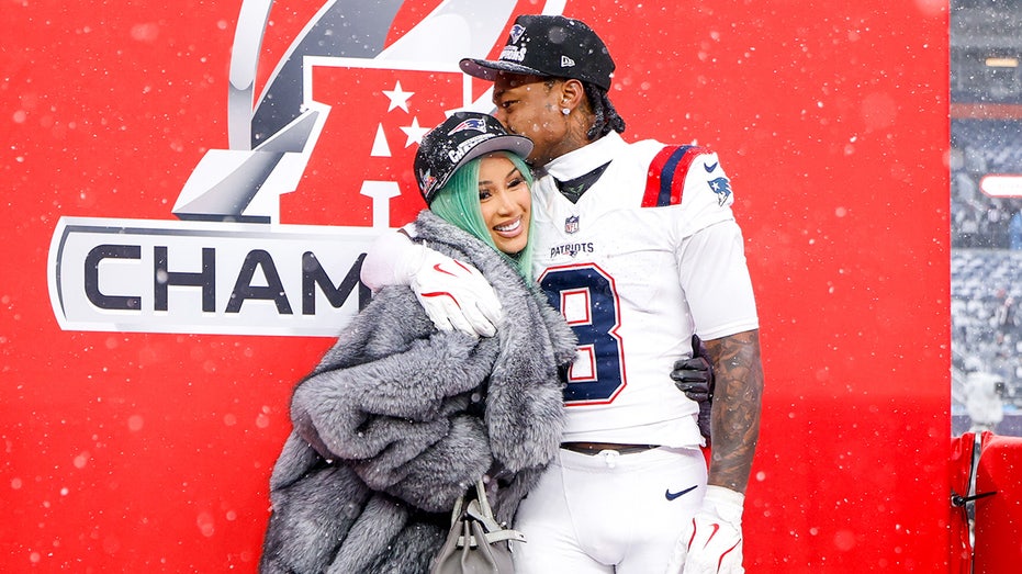 Image for the article: Cardi B seemingly takes aim at ex, Patriots' Stefon Diggs, during concert rant: 'Who you playin' with?'