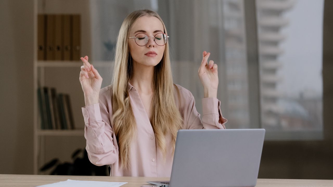 文章配图： 微软确认了为何 Windows 11 更新目前可能表现异常，甚至看似失败——但无需担心。