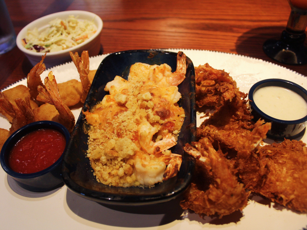 文章配图： 我尝试了红龙虾（Red Lobster）的无限虾餐，这道菜曾导致该连锁品牌破产。如今它仍是一项无可匹敌的优惠。
