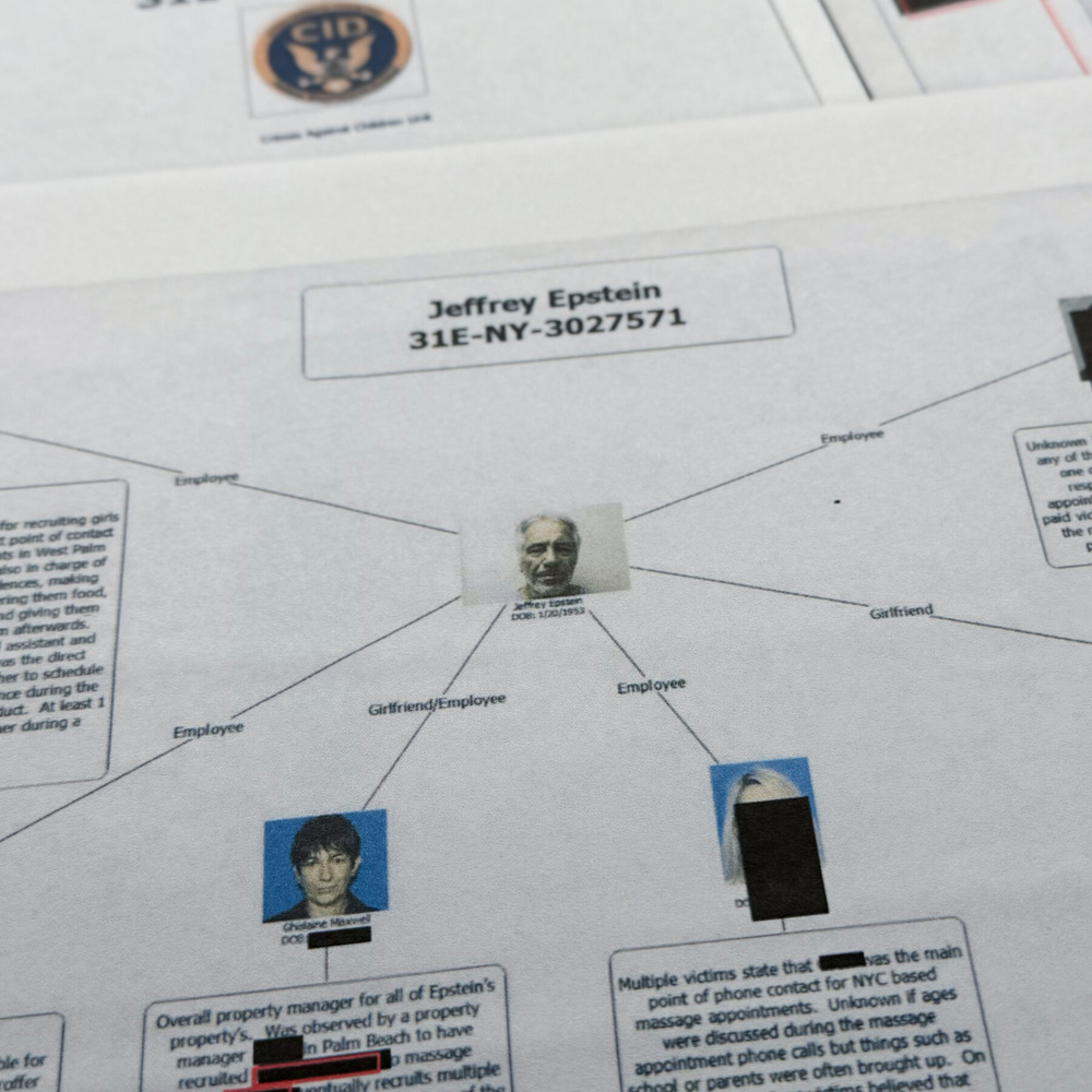 Изображение к статье: В файлах Эпштейна раскрыто имя женщины, обвинившей братьев Александр.