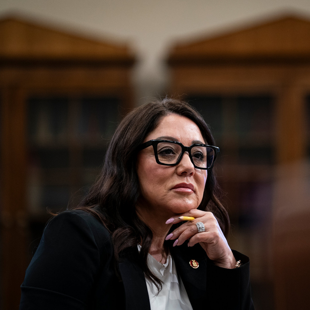 기사 이미지: 노동부 장관의 최고 보좌관들, 강제로 물러나다