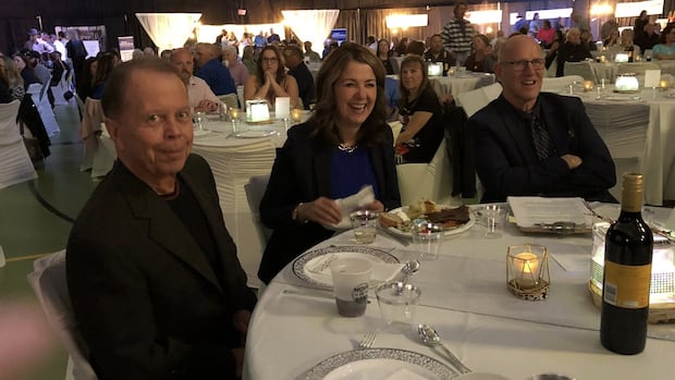 Изображение к статье: Семья требует 1,3 миллиона долларов, задолженных лидером албертской сепаратистской организации Деннисом Модри после судебного решения