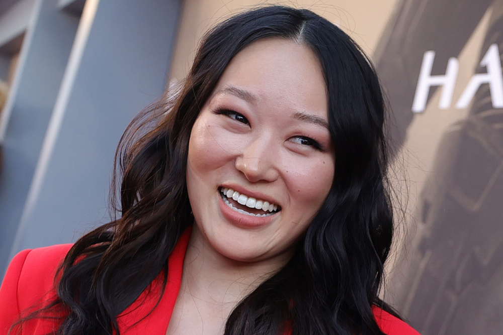 Изображение к статье: Звезда сериала «Бриджертон» Йерин Ха рассказывает о деталях «Золушки»-романа в новом сериале