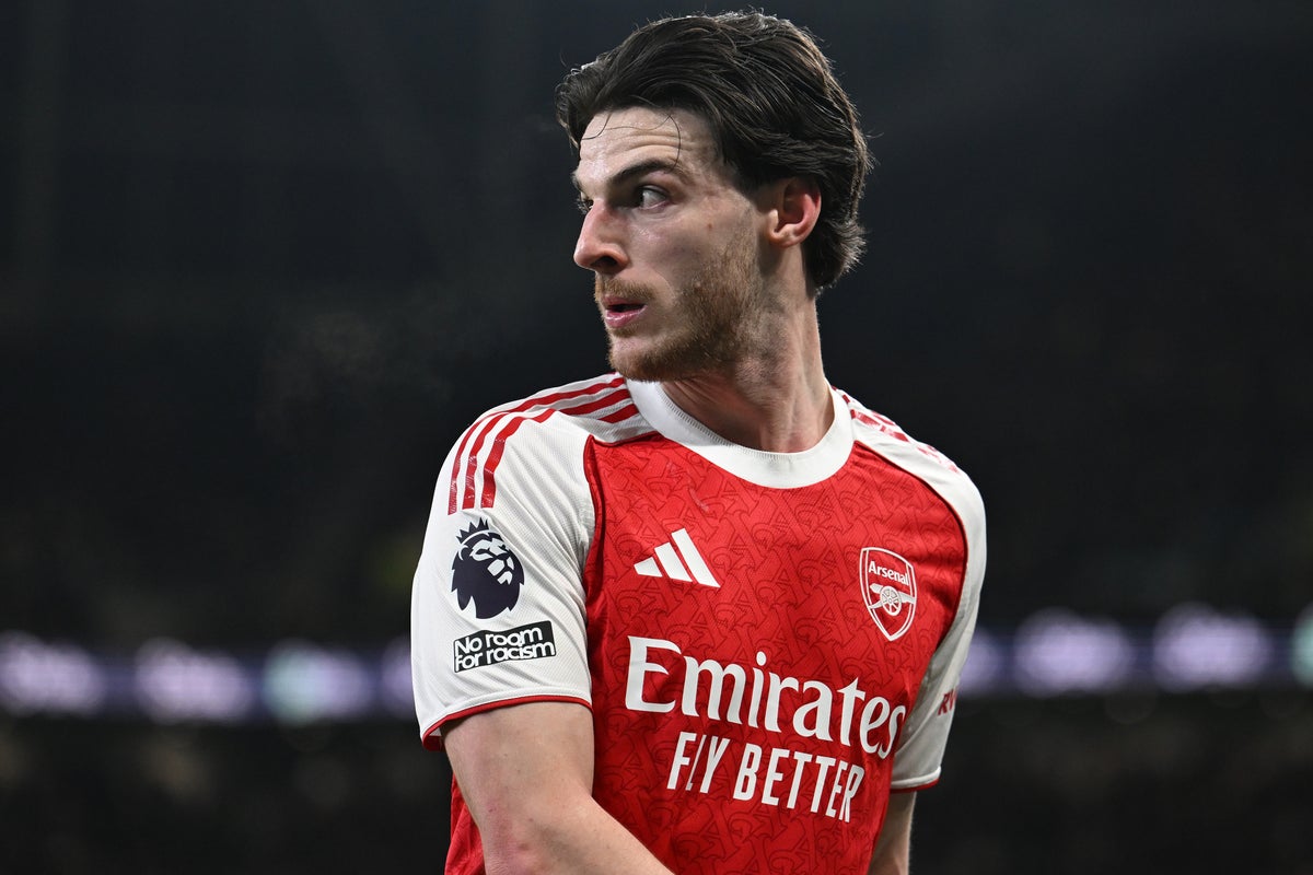 Изображение к статье: Деклан Райс пополнил список травмированных в "Арсенале", пропустив матч с "Астон Виллой".