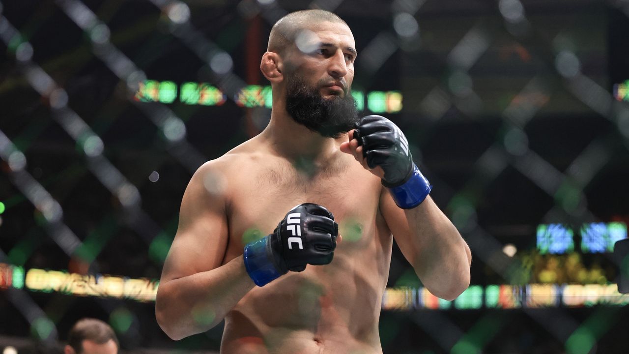 文章配图： UFC 328 直播：如何观看奇马耶夫对阵斯特里克兰，开始时间、前瞻及完整赛单