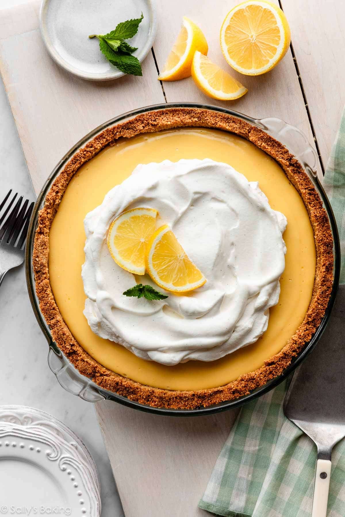 Image for the article: Creamy Lemon Pie (7 Ingredients)