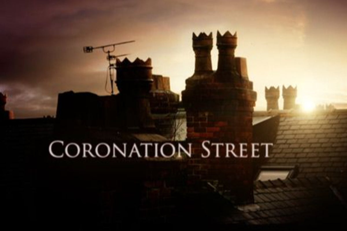 Image for the article: Coronation Street legend speaks out as he exits show after 37 years