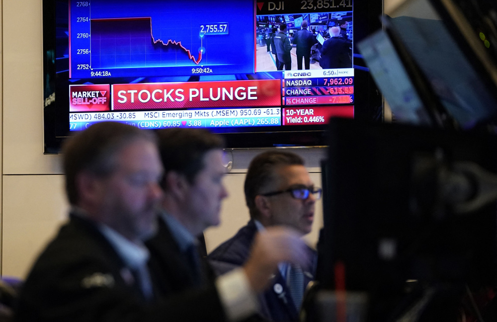 기사 이미지: AI 낙관론자 댄 아이브스는 이번 주 '소프트웨어 아마겟돈' 이후 이 5개 주식의 하락을 매수하라고 말합니다.