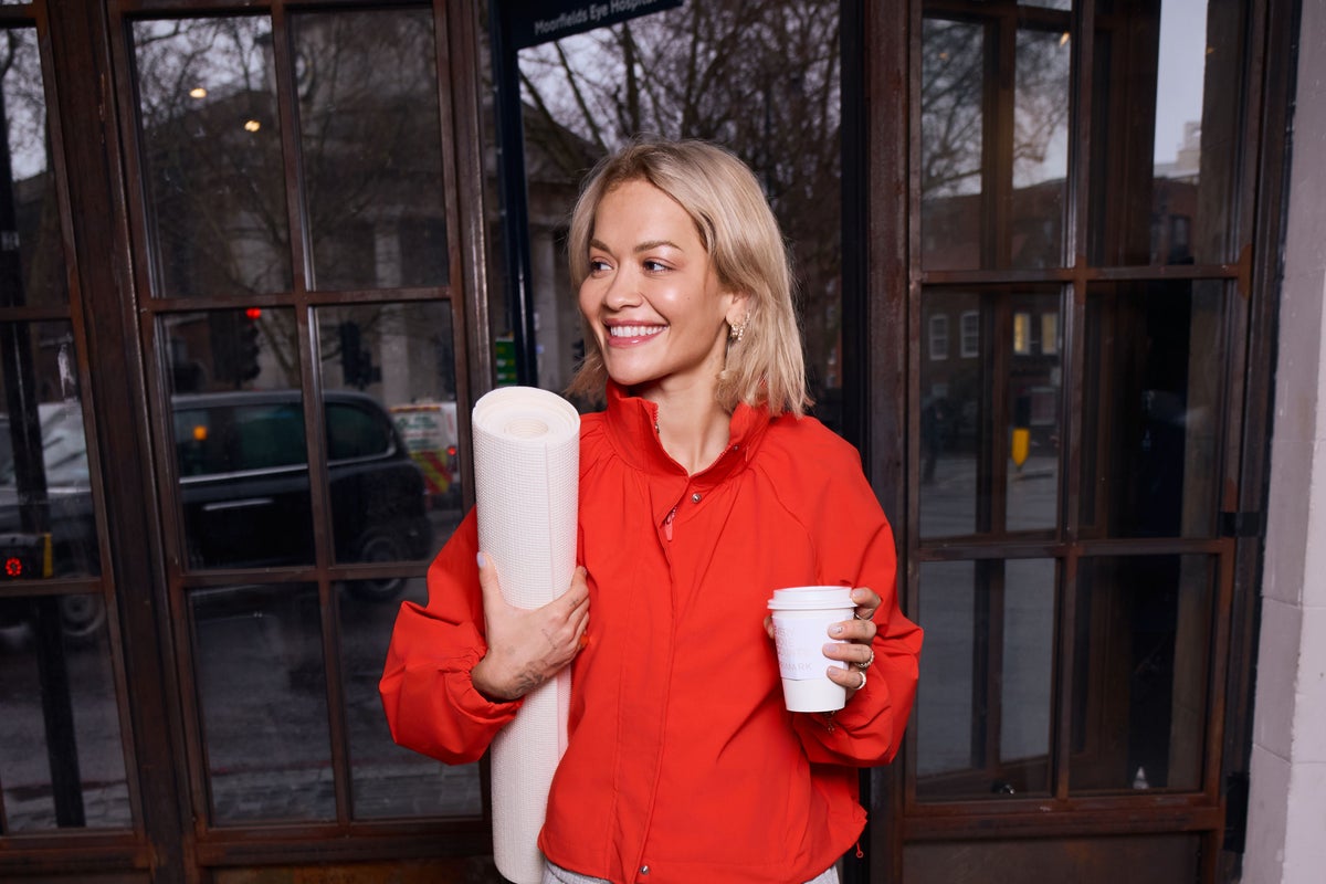 Изображение к статье: «Вам не нужно проходить 10 000 шагов»: философия тренировок Риты Оры и почему меньше значит больше