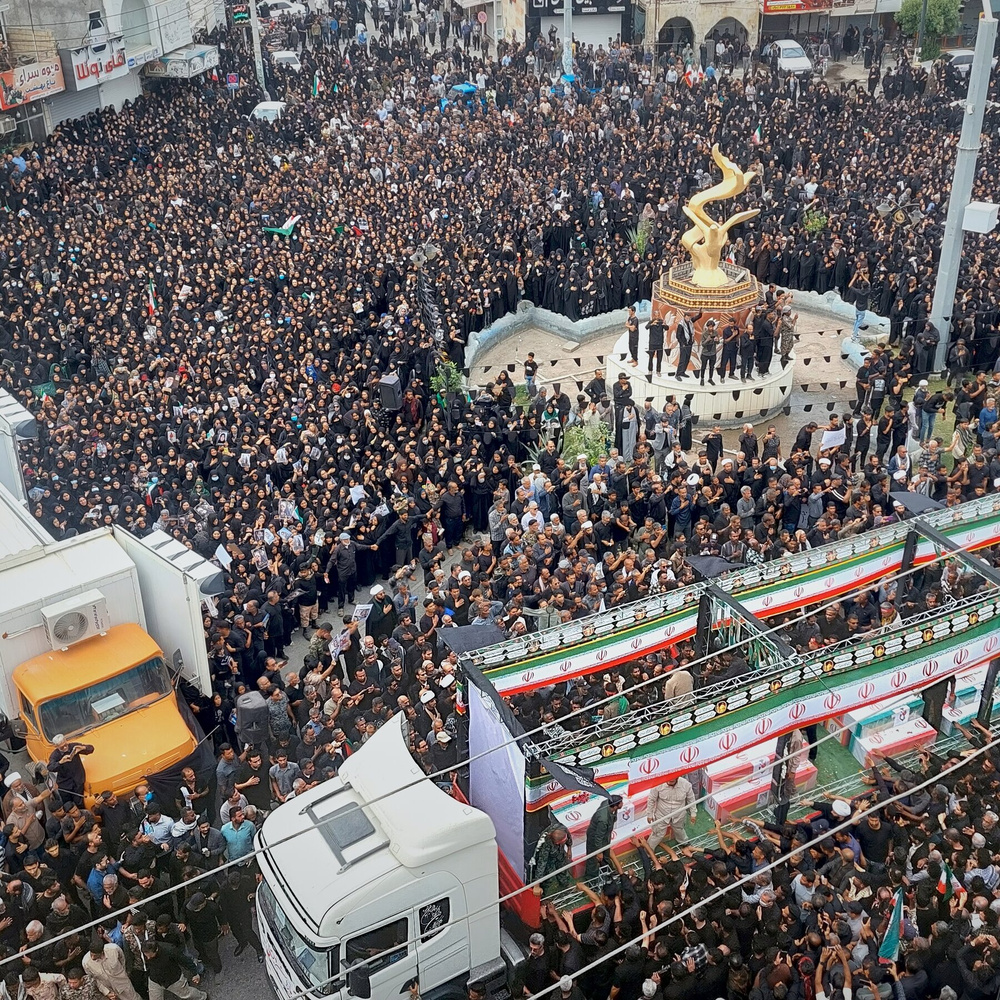 Изображение к статье: Тысячи иранцев посетили похороны детей, погибших в результате бомбардировки школы
