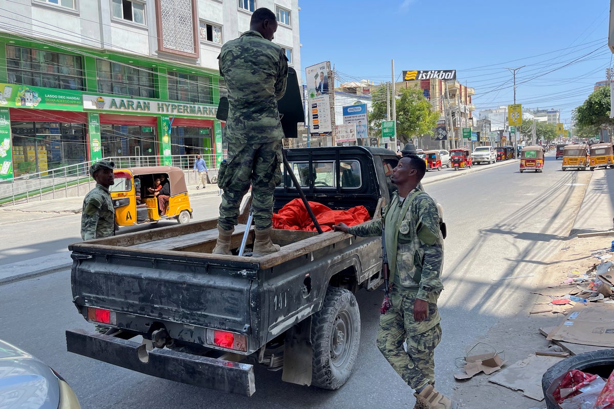 Изображение к статье: Борьба Сомали с экстремистскими боевиками демонстрирует признаки успеха на улицах Могадишо.