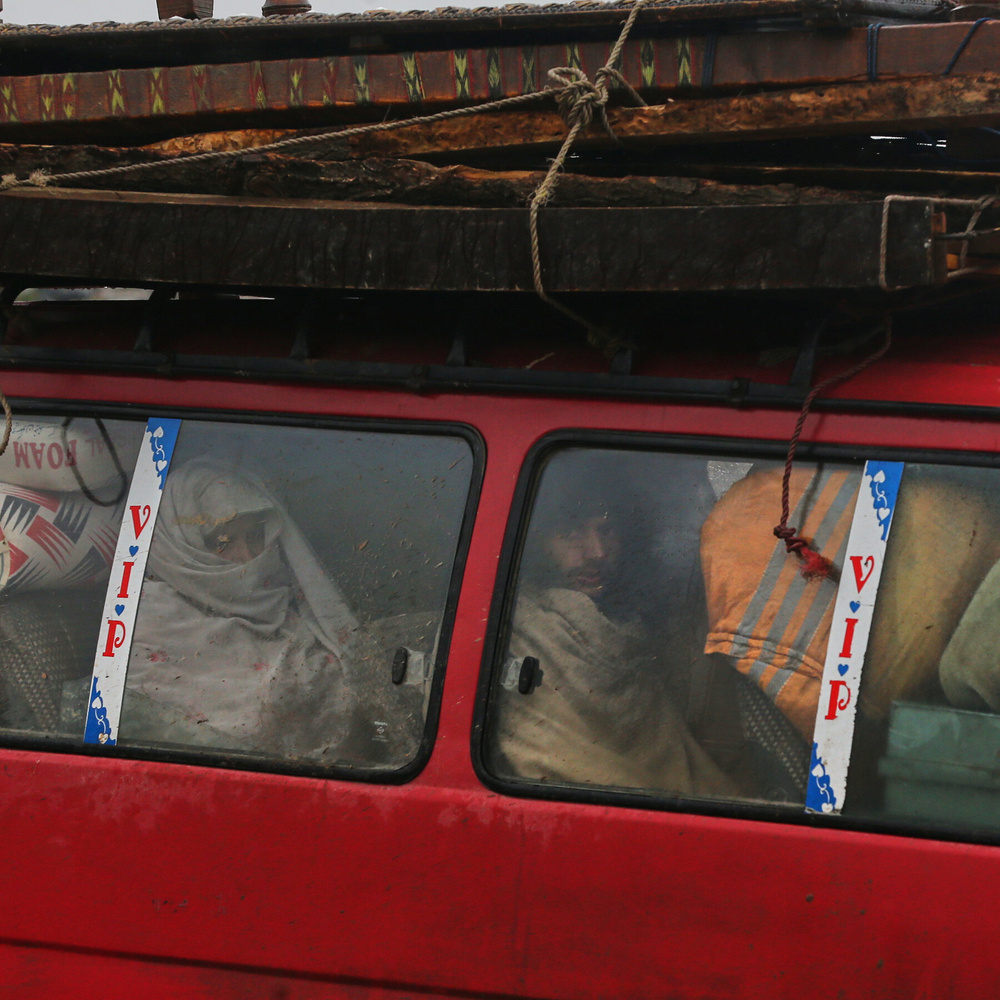 Изображение к статье: Тысячи людей были вынуждены покинуть свои дома из-за военных операций в Пакистане