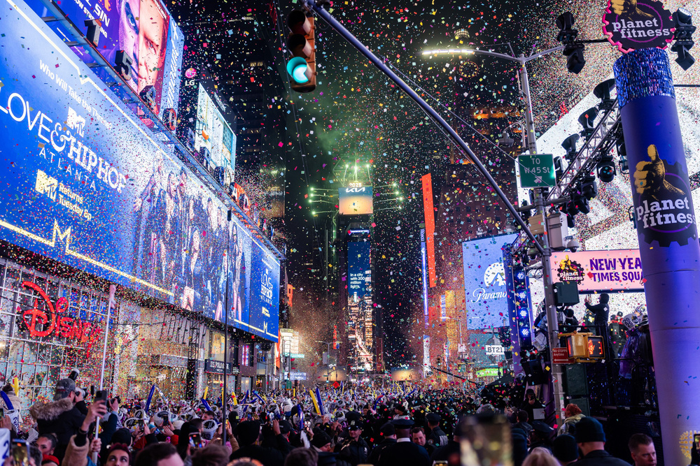기사 이미지: 2026년을 맞이하기 위해 딕 클라크의 뉴 이어스 락킨 이브를 시청하는 방법