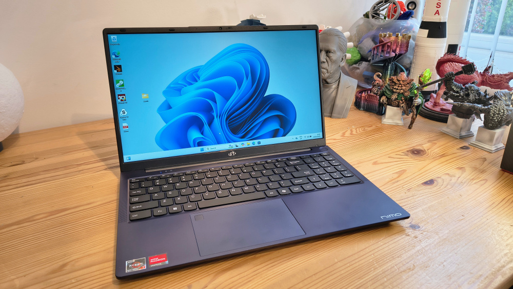 기사 이미지: 월페이퍼 때문에 Windows 11 24H2를 설치할 수 없었다? 마이크로소프트는 이제 사용자 지정 앱으로 인한 업그레이드 차단을 해제했지만, 일부 예외가 있다.