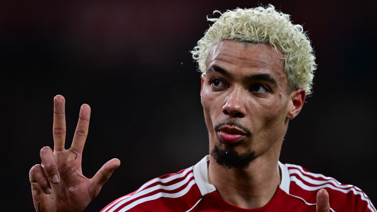 Изображение к статье: Ливерпуль - Манчестер Сити: прямые трансляции. Как посмотреть АПЛ 2025-26 из любой точки мира