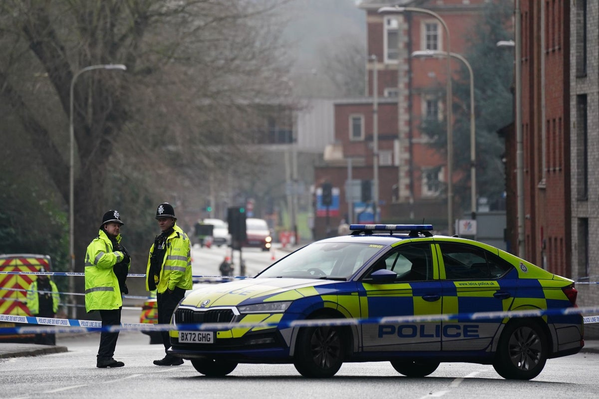 기사 이미지: 레스터 학생 살해 혐의로 10대, 법원 출두