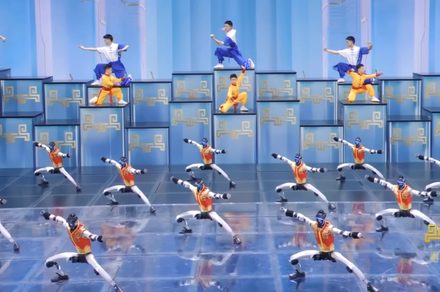 Изображение к статье: Смотрите, как G1 от Unitree развязывает кунг-фу роботов