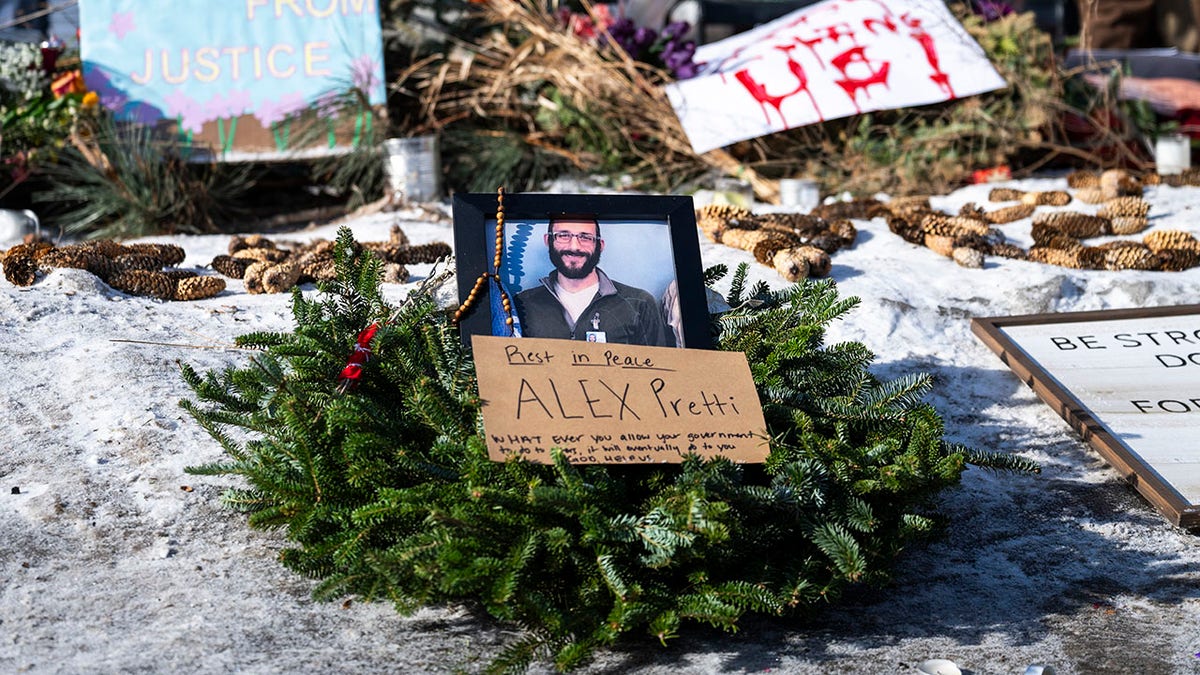 Image for the article: DOJ opens civil rights investigation into Minnesota death of Alex Pretti