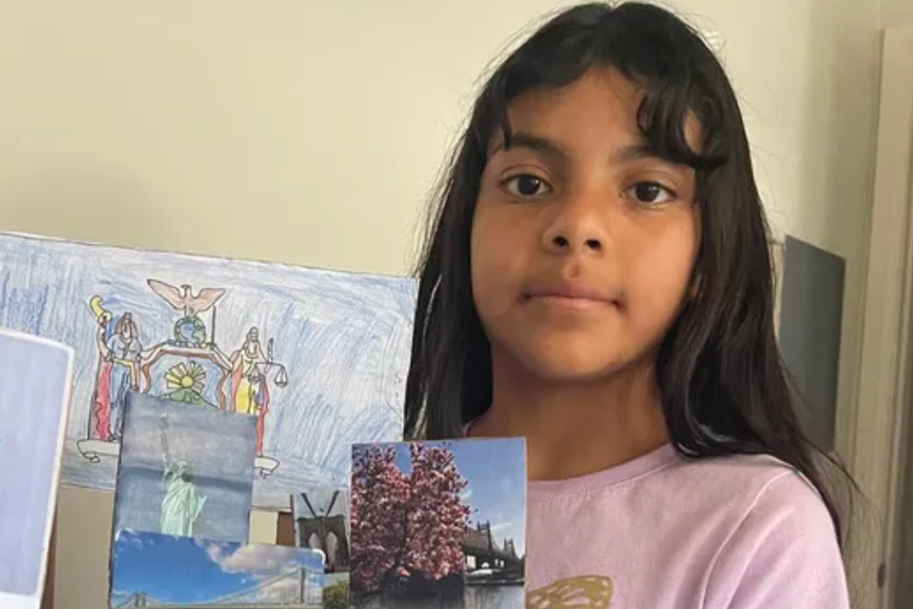 Изображение к статье: Полиция Лос-Анджелеса расследует смерть 12-летней девочки, которую ударили бутылкой с водой по голове в школе.