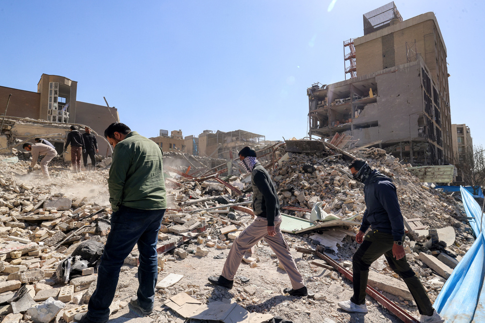 Image for the article: The U.S. shuts some Gulf embassies and warns of a prolonged war with Iran