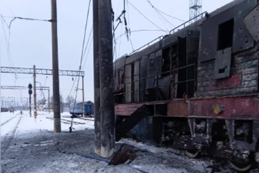 Image for the article: Ukraine-Russia war latest: Moscow carries out massive drone attack on railway during second day of peace talks