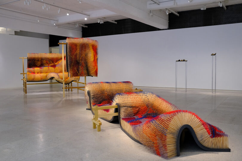 Imagen del artículo: La Exposición de Doblado y Plegado Fluye Libremente con Pinchos Ondulantes