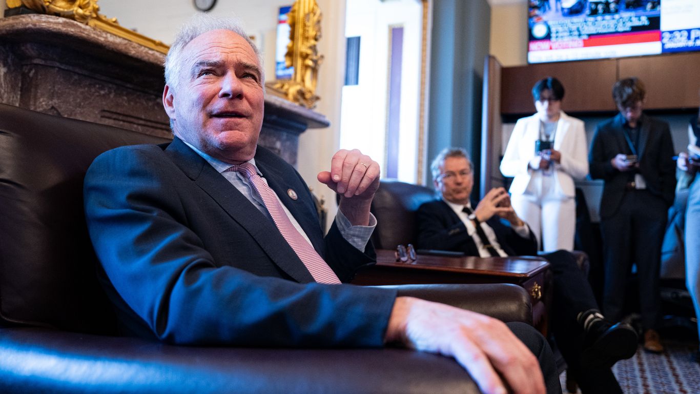 Изображение к статье: Сенат голосует за ограничение военных действий в Венесуэле в редком случае осуждения Трампа